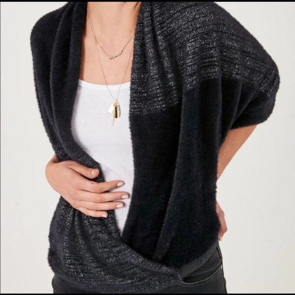 Stella & dot multi use scarf in black and metallic - Picture 1 of 9